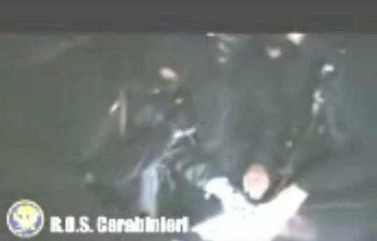 Incursione del ROS Carabinieri dal vivo video