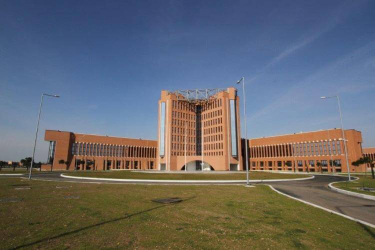 La sede del COFS è all'interno dell'Aeroporto Militare di Centocelle Francesco Baracca.